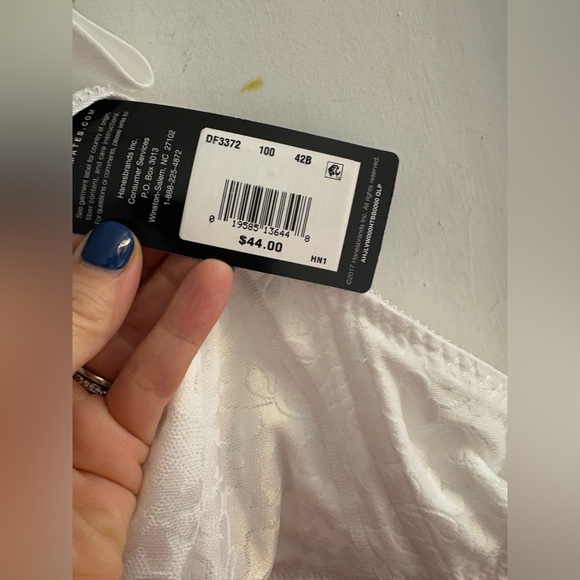 Bali Wirefree Back Smoothing Bra Size 42B (NWT) - Picture 3 of 4